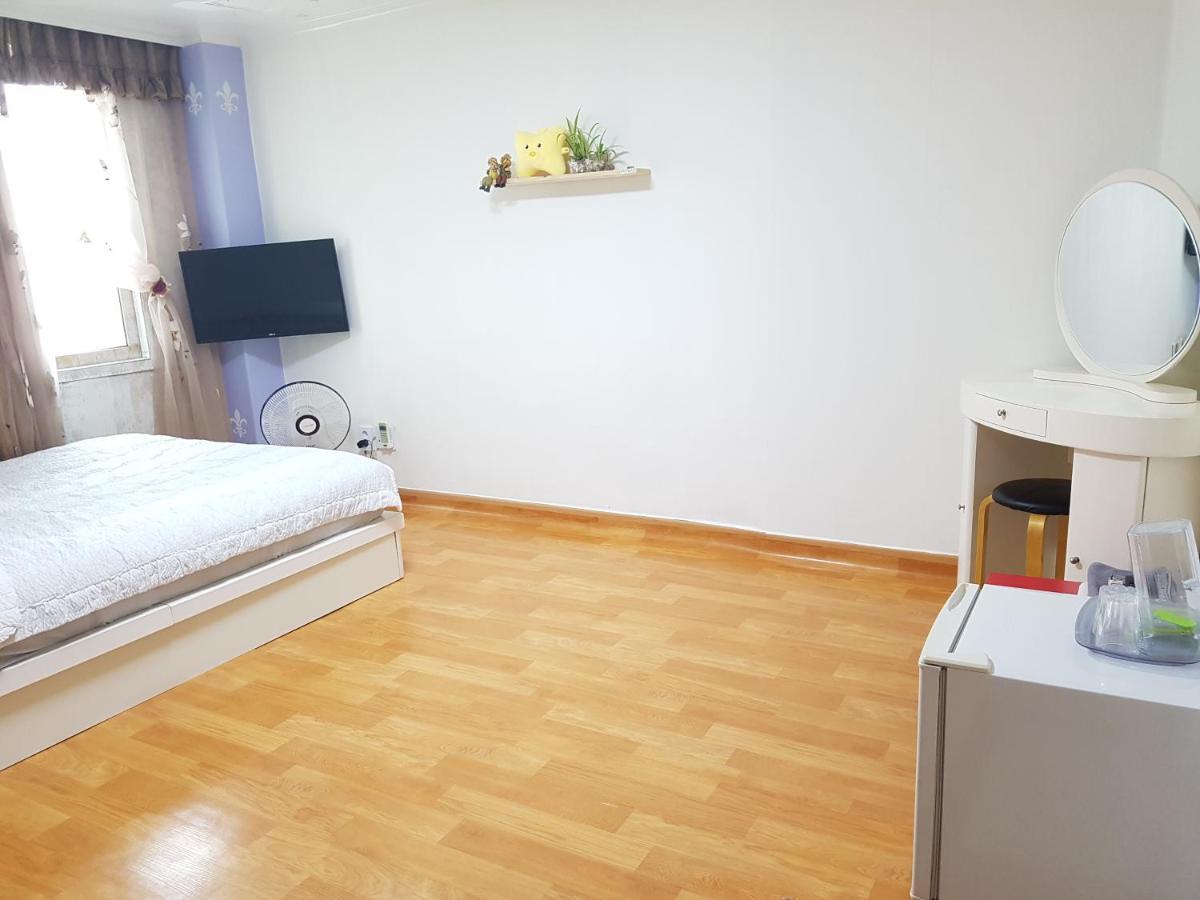 Nice View Guesthouse Сеогвипо Екстериор снимка
